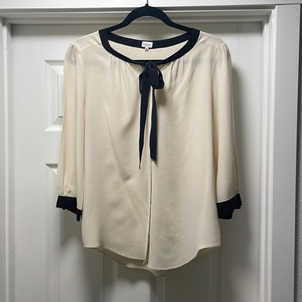 T. Babaton 1/2 sleeve silk blouse- size L